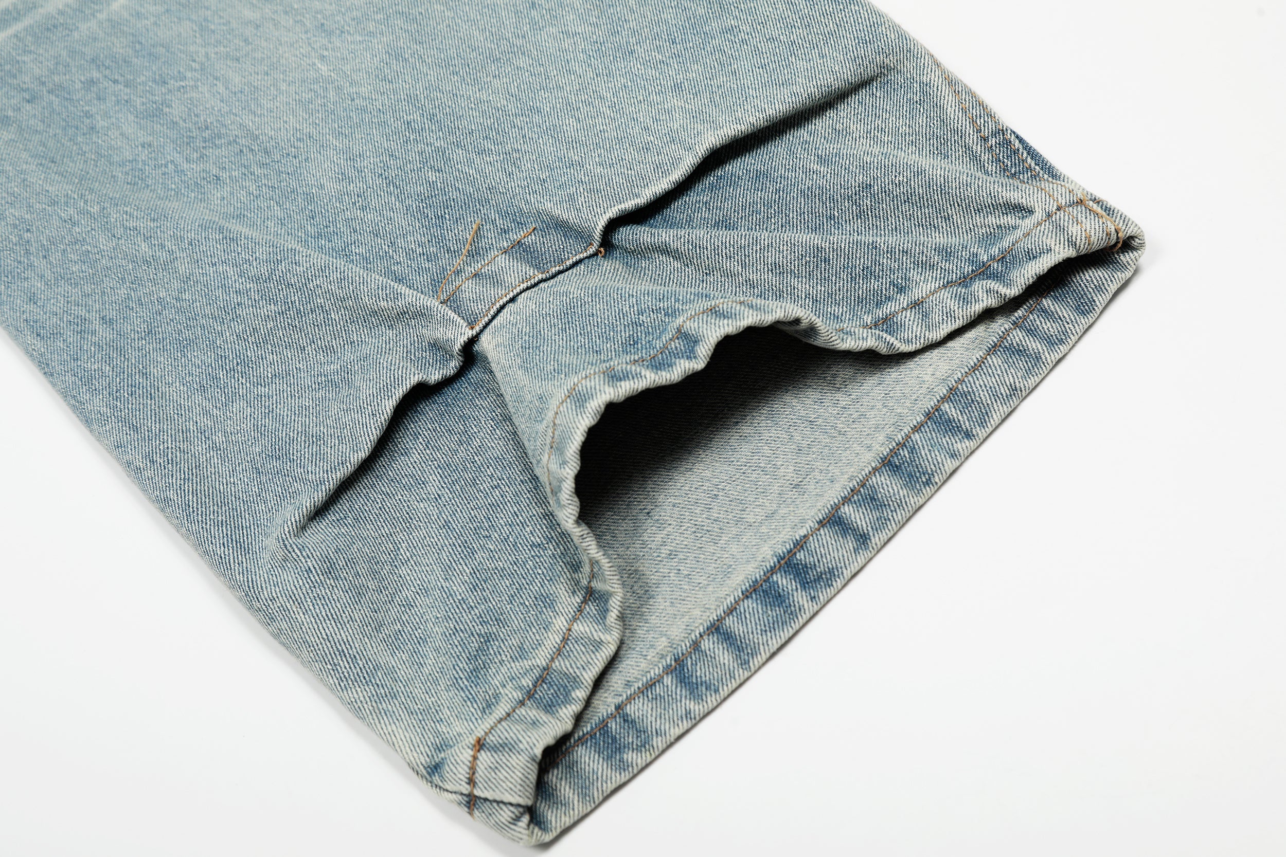 Omirad Light-Wash Barrel-Leg Jeans | Oversized Vintage Denim