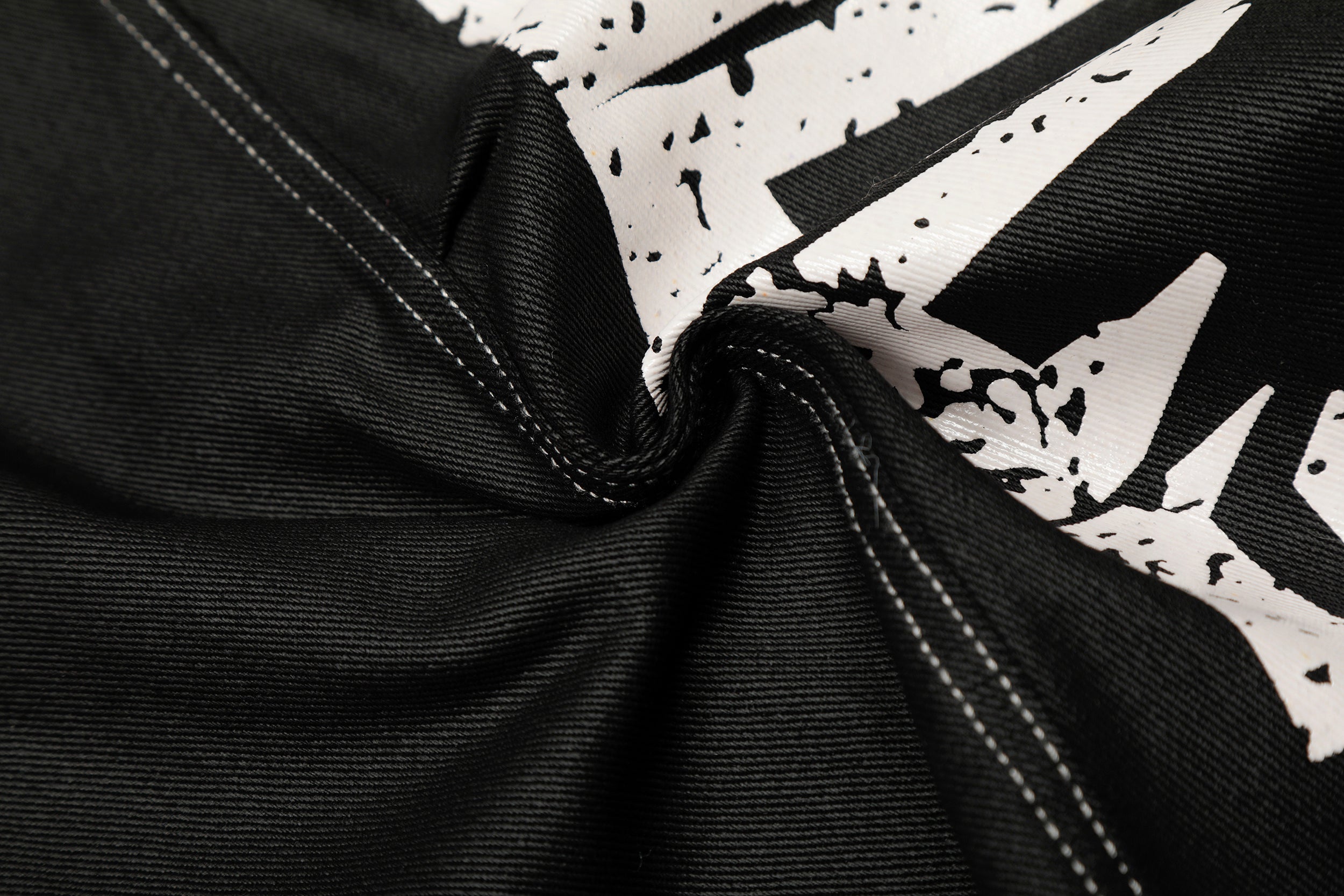 Omirad Graffiti Print Contrast Stitch Wide Leg Denim Pants