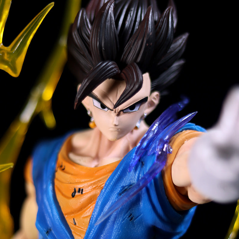 Goku Super Saiyan Collectible Figure – Dragon Ball Z, 58cm, Light-Up, 3 Interchangeable Heads