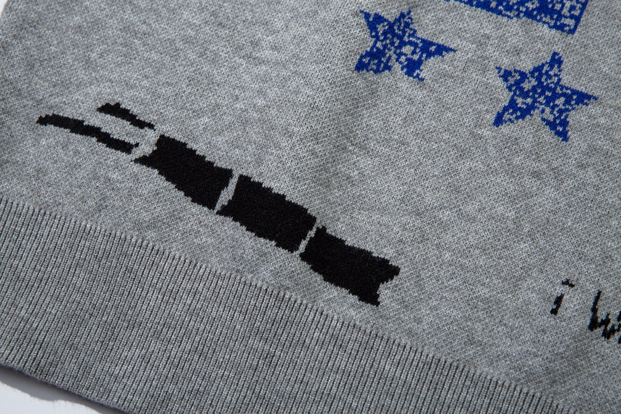 Omirad NORTH17 Graphic Knit Sweater | Graffiti V-Neck