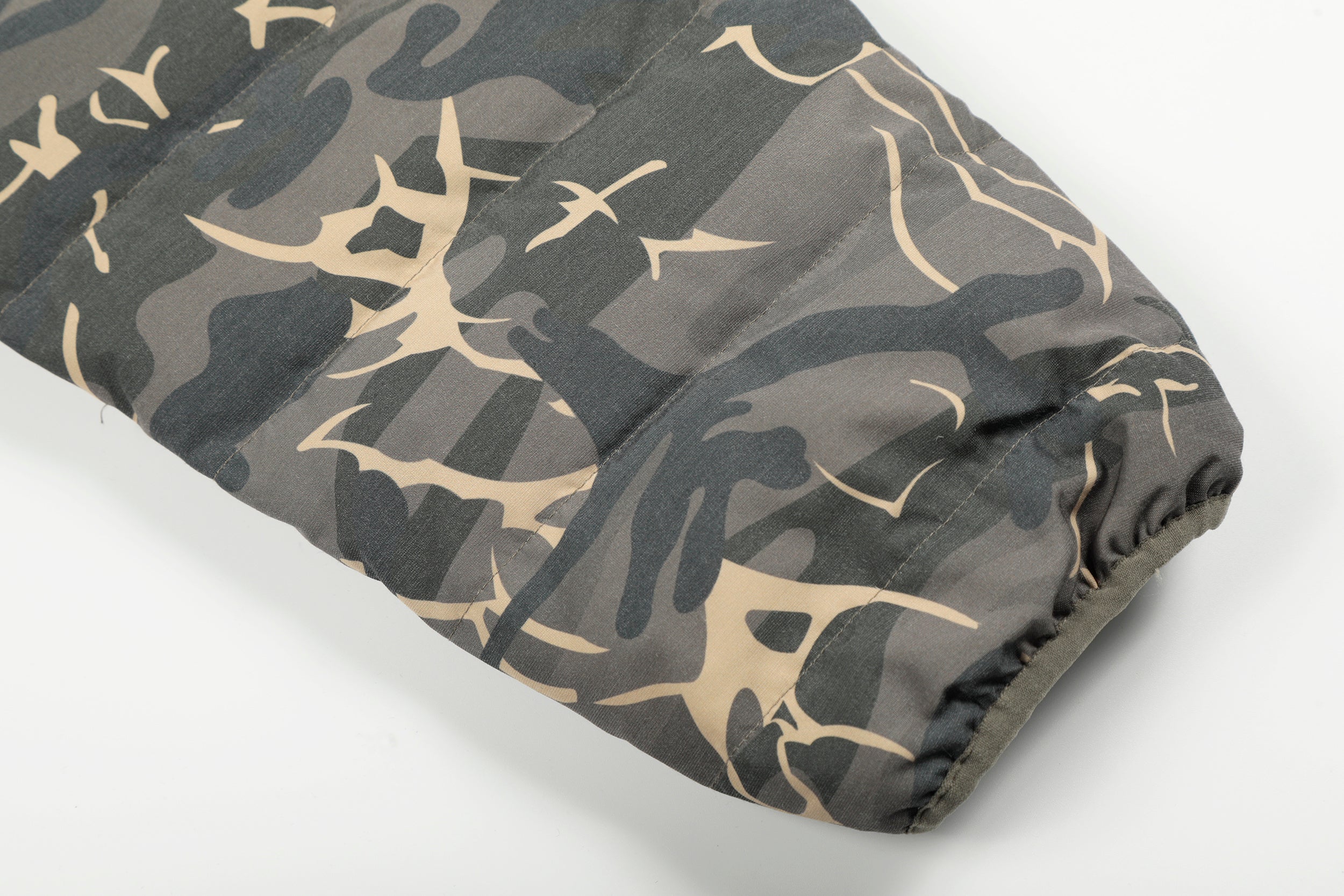 Omirad Camo Down Puffer Jacket | 70% White Duck Down