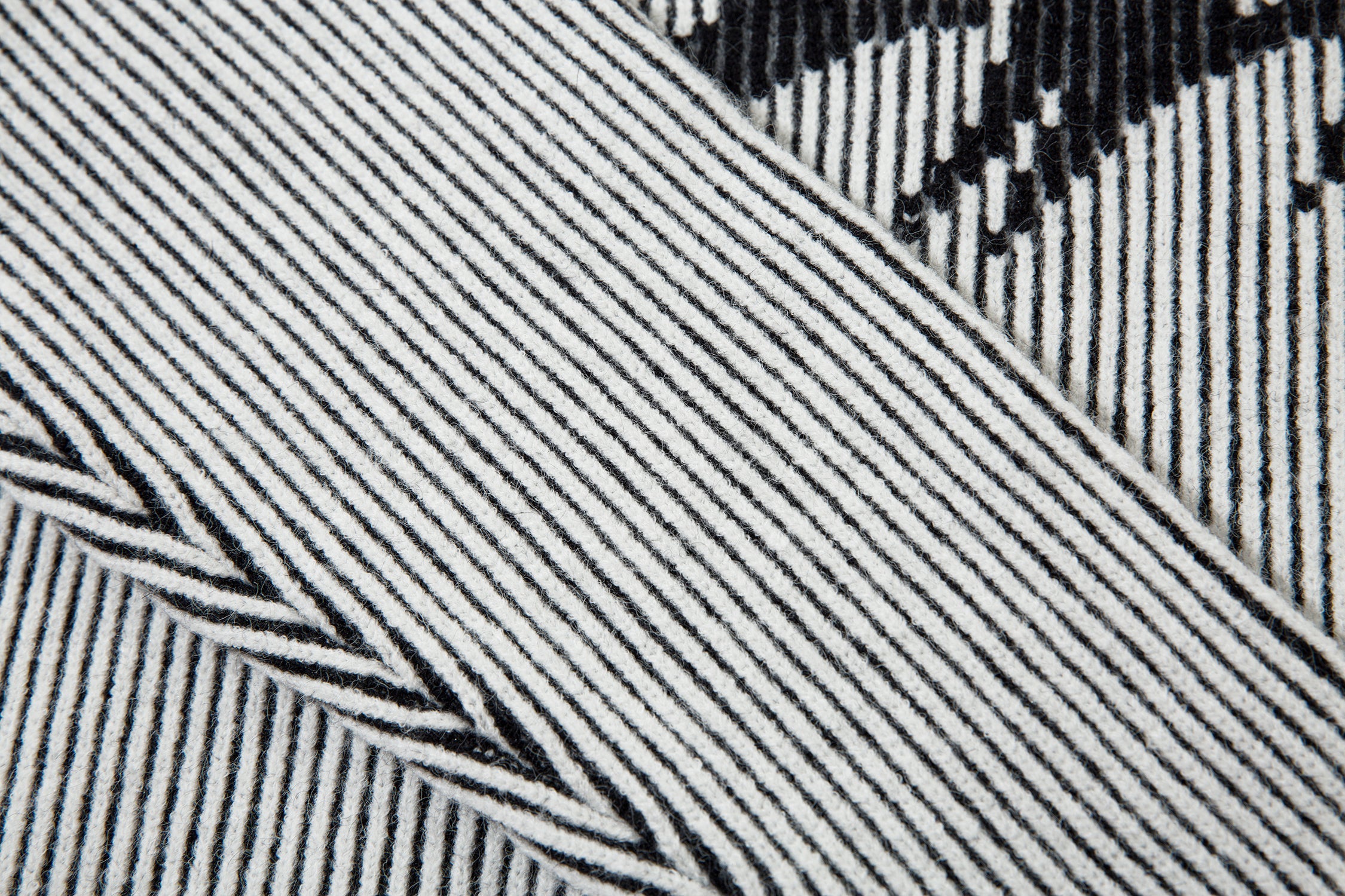 Omirad Lightning Graphic Ribbed Knit Sweater | SEAKOFF