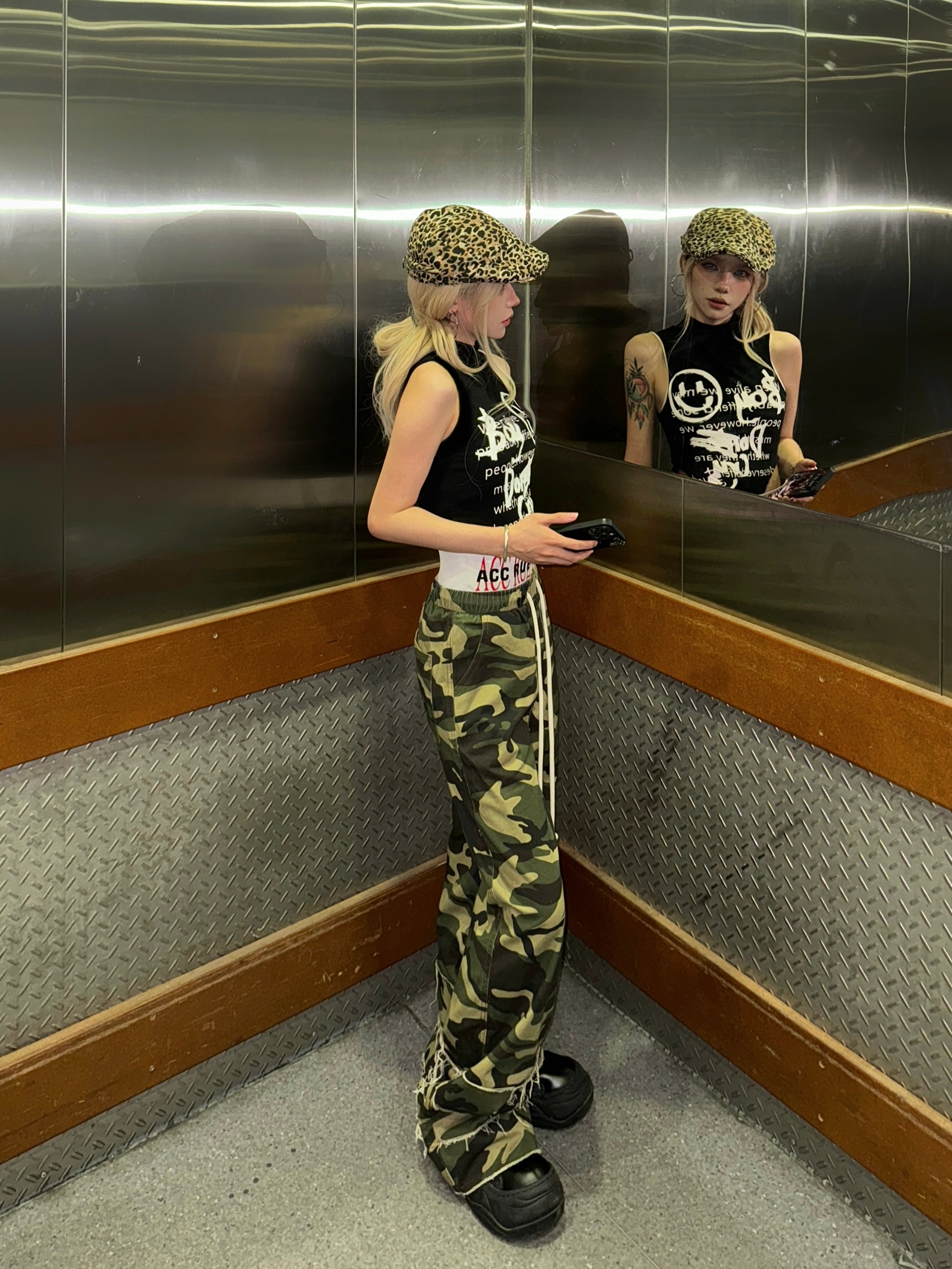 Distressed Wide-Leg Camo Sweatpants | ACC Ruements
