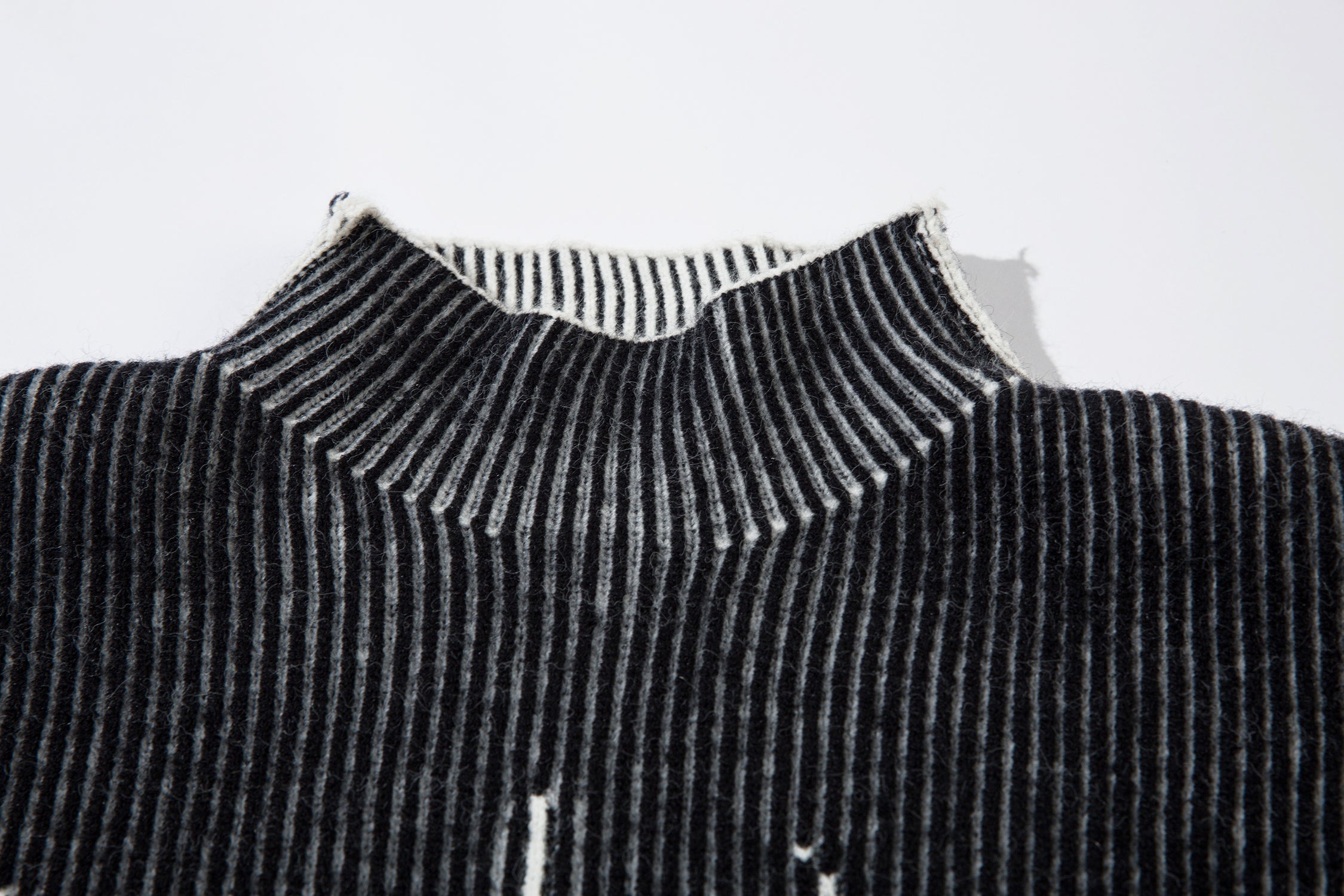 Omirad Lightning Graphic Ribbed Knit Sweater | SEAKOFF