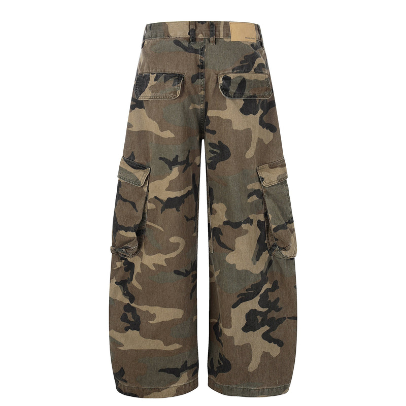 Back view of camouflage cargo jeans with large rear pockets and wide legs