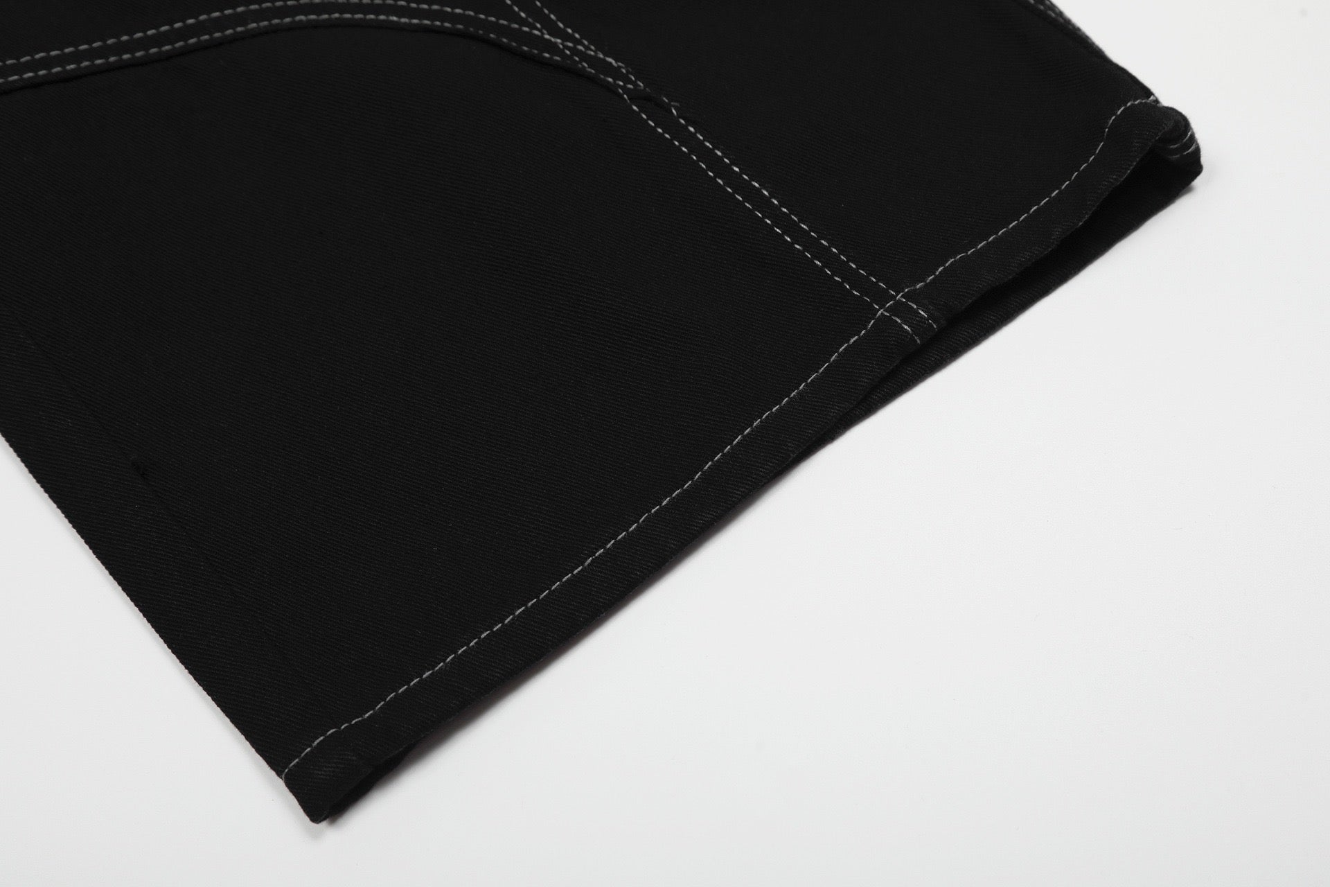 Arc-Stitched Contrast Utility Cargo Shorts | Streetwear