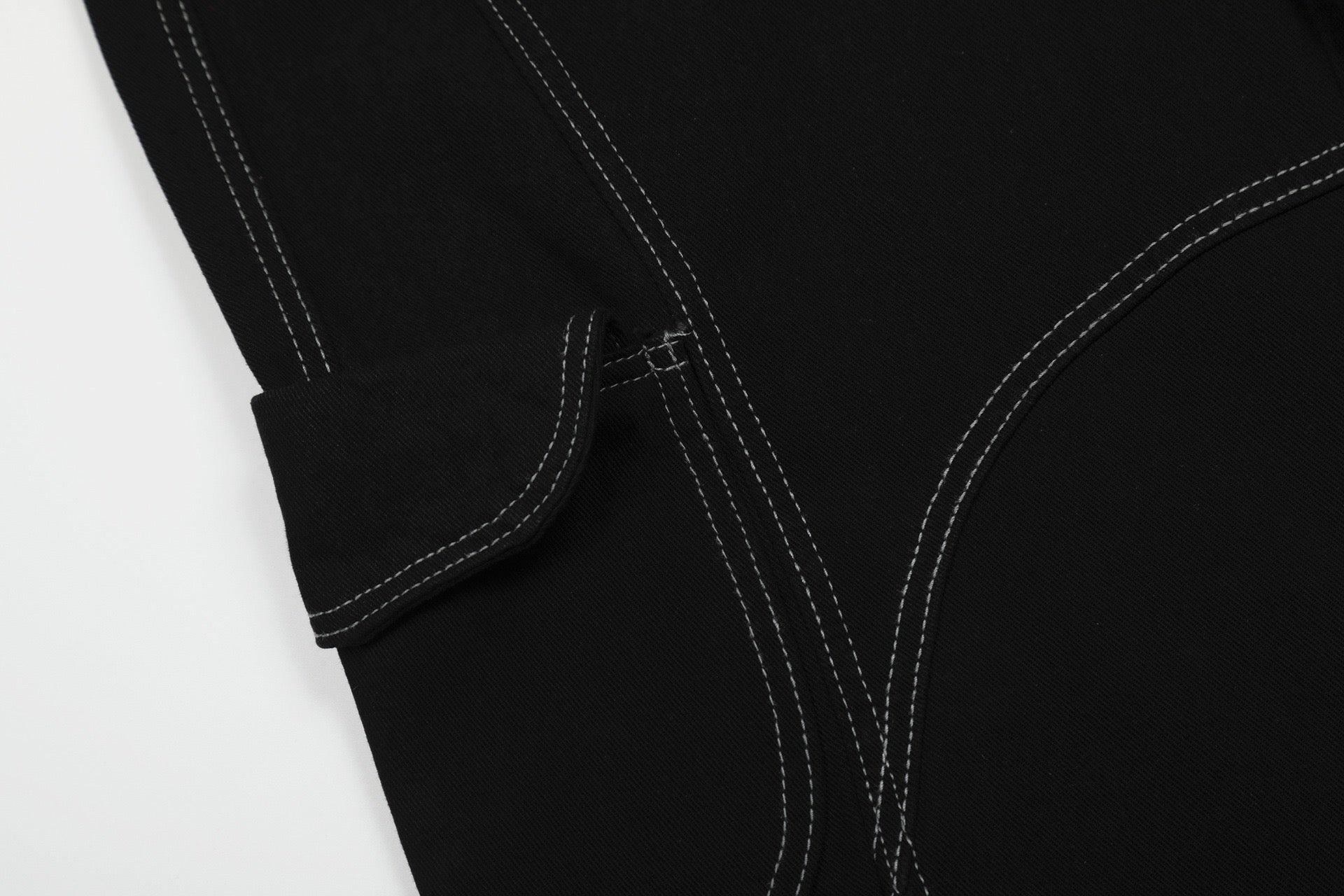 Arc-Stitched Contrast Utility Cargo Shorts | Streetwear