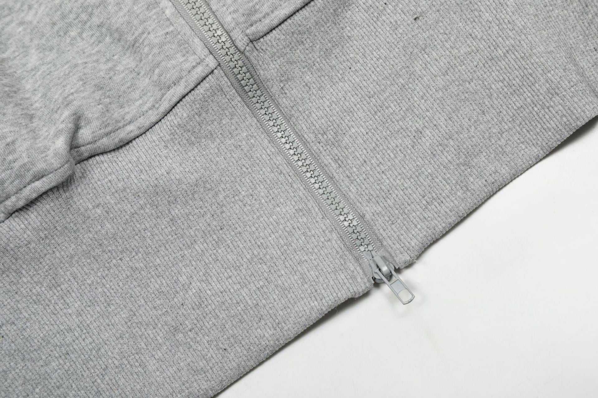 Pearl-Trim Cropped Zip-Up Hoodie | Street-Ready & Feminine