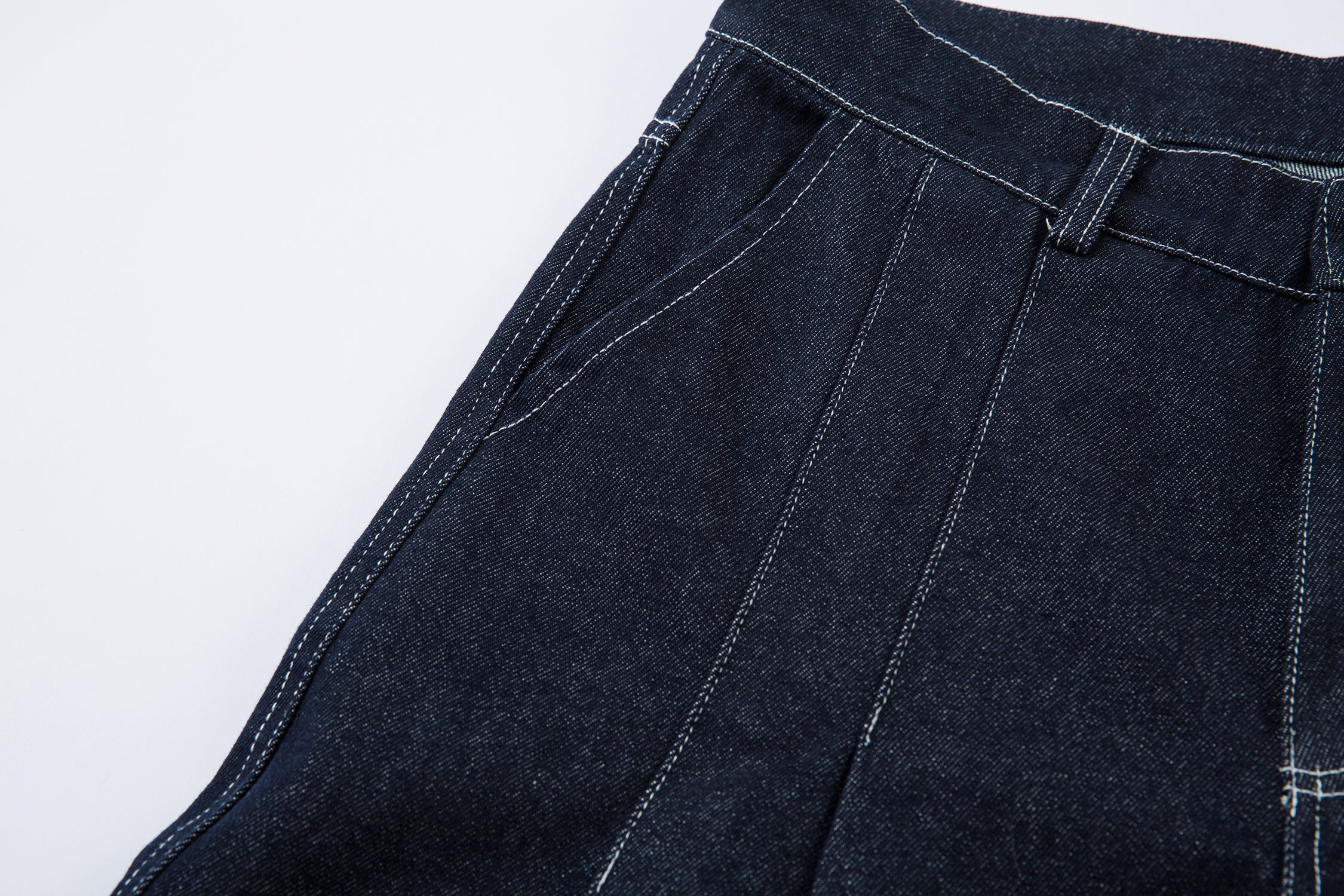 Sculpted Pleated Balloon-Leg Denim Jeans | Deep Indigo