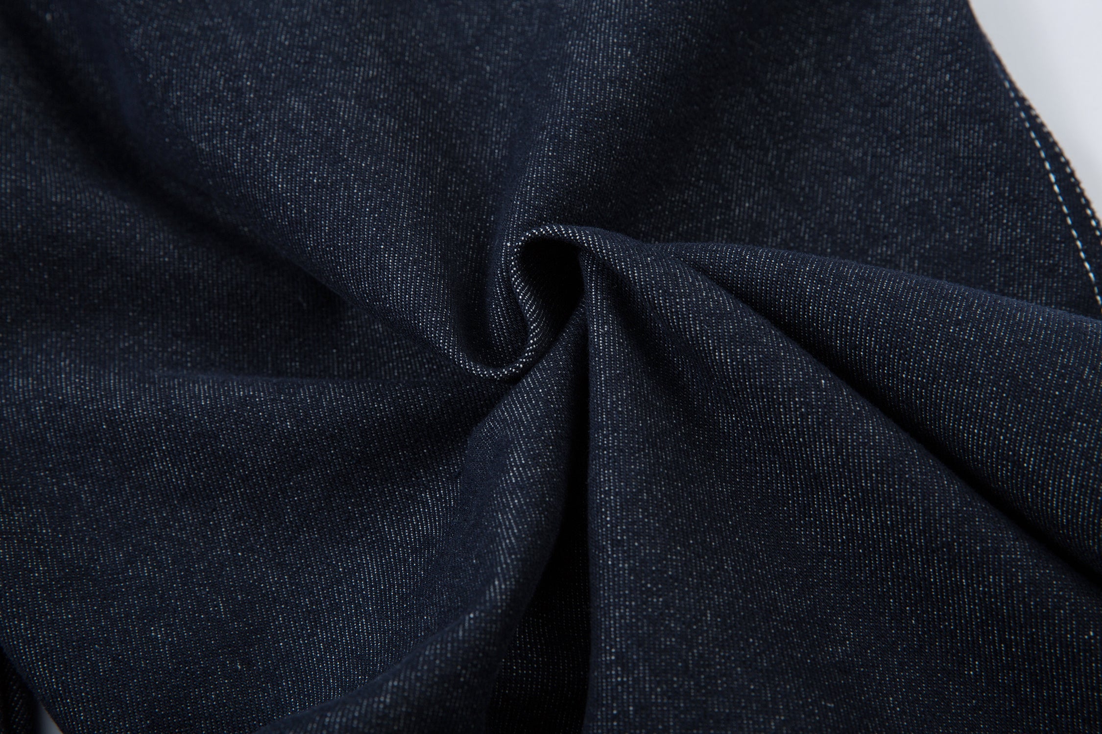 Sculpted Pleated Balloon-Leg Denim Jeans | Deep Indigo