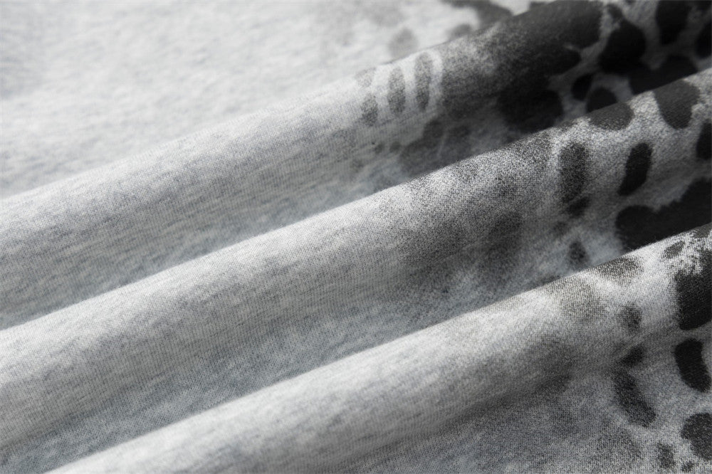 Pantalones de chándal punk de pierna ancha con estampado de leopardo degradado – Corte relajado para hombre