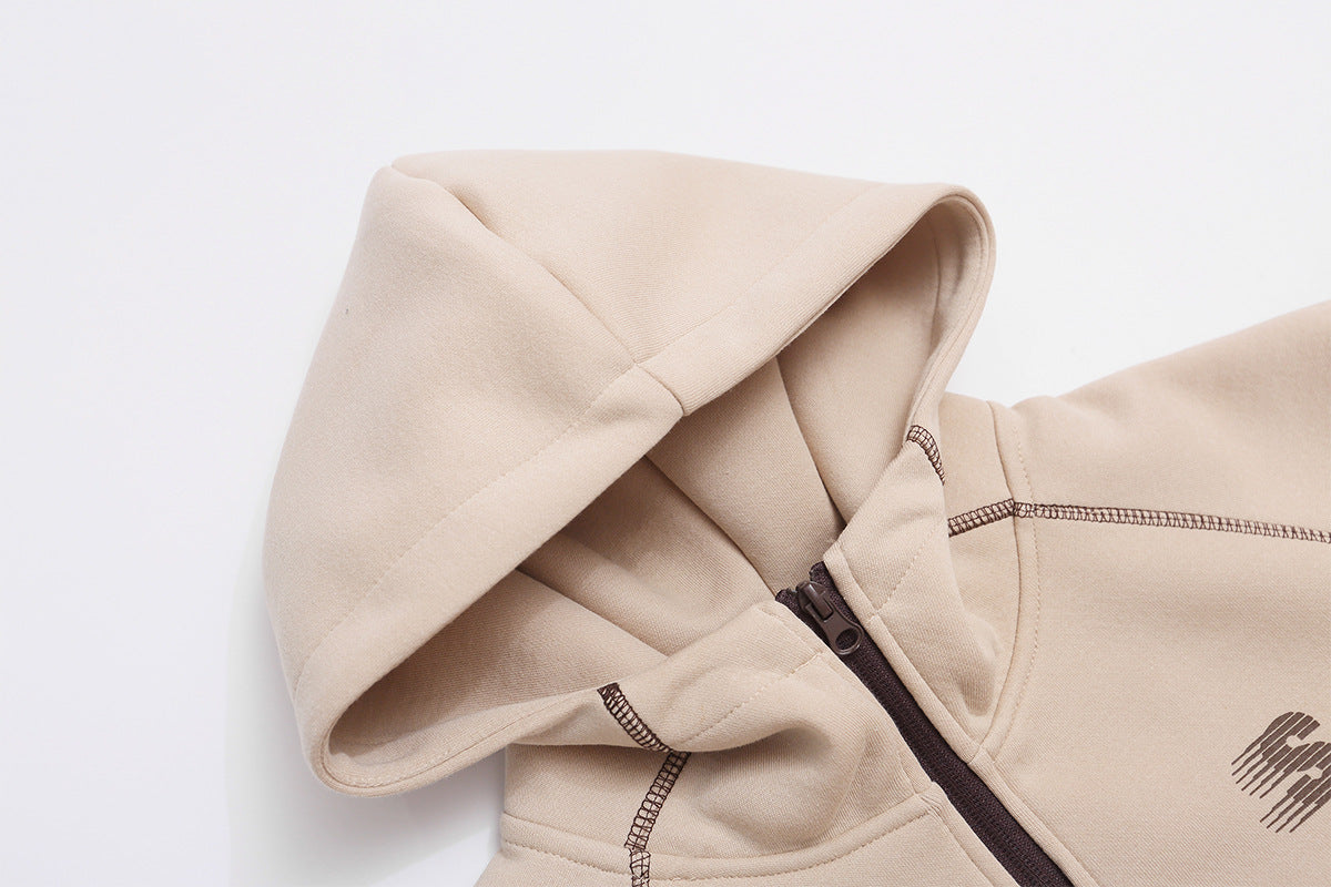 Zip-Hoodie mit kontrastierenden Steppnähten – Kurzer, sportlicher Fit