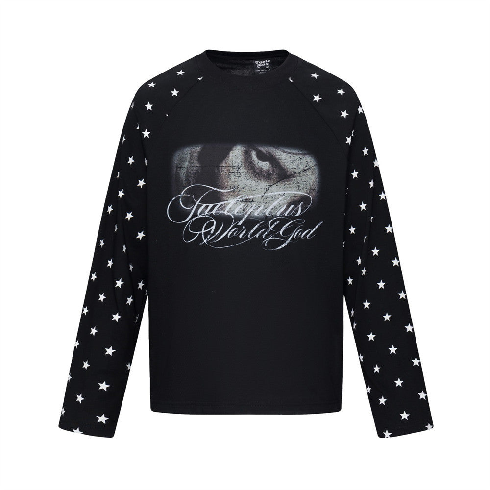 T-shirt raglan noir à manches longues pour homme, manches imprimées d’étoiles blanches et portrait graphique sur la poitrine