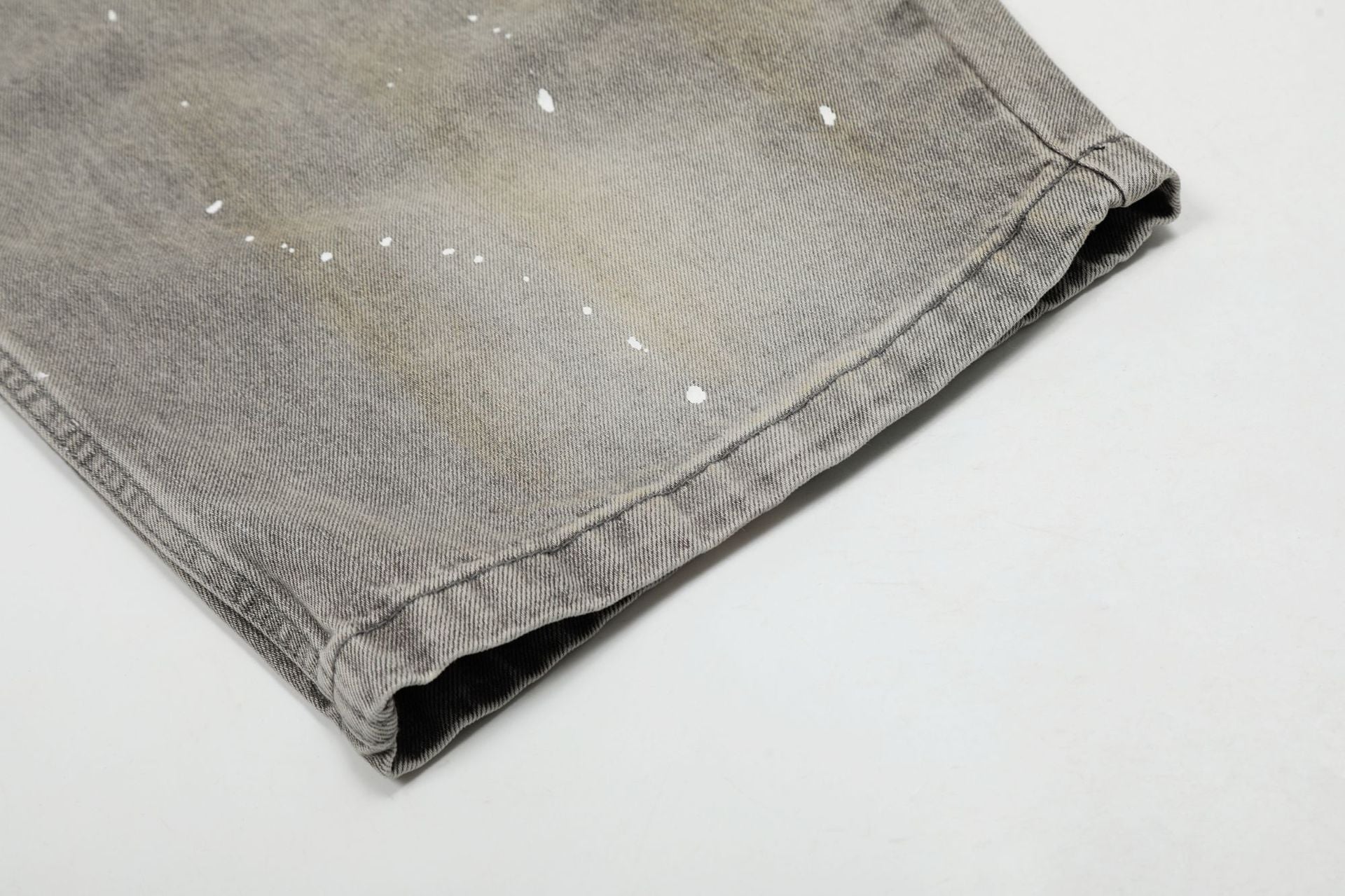 Jean baggy à jambes larges – Denim gris délavé à l’acide avec éclaboussures de peinture
