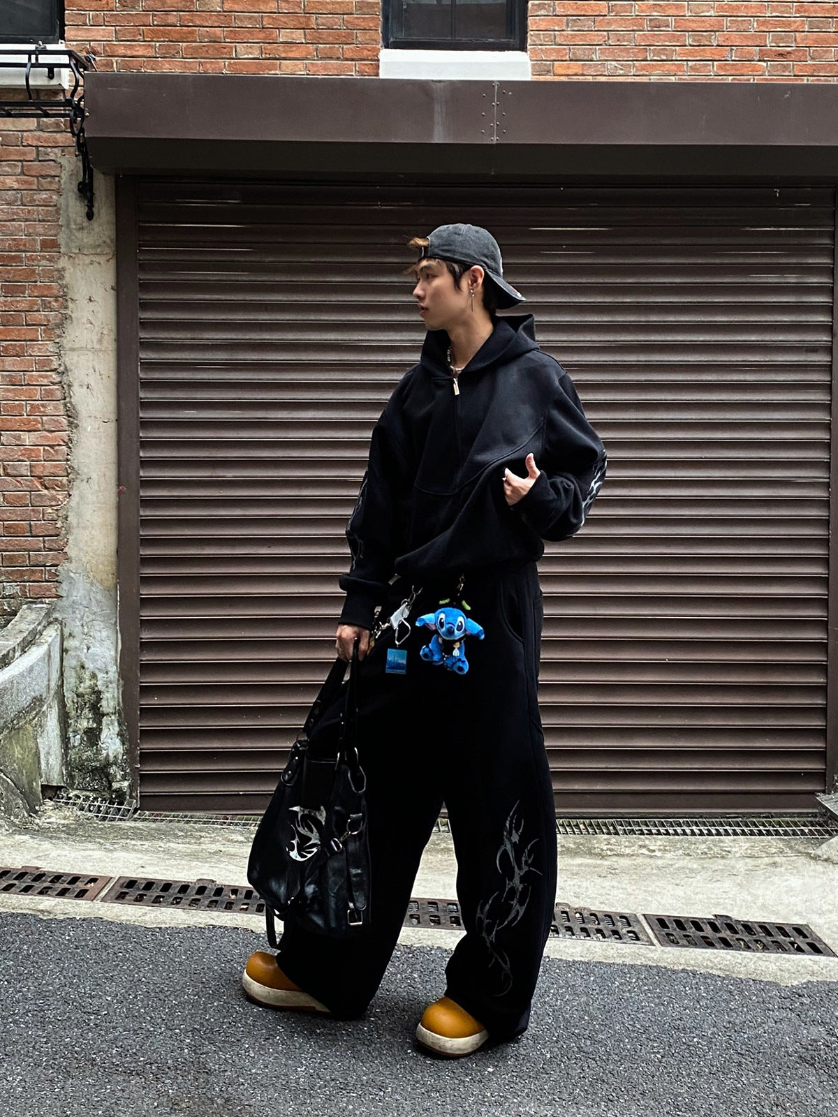 Sudadera extragrande con capucha y cremallera y estampado tribal — Conjunto urbano