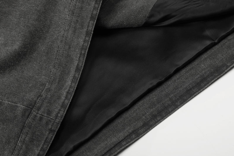 Veste biker en denim délavé avec écusson croix et rivets – Gris anthracite