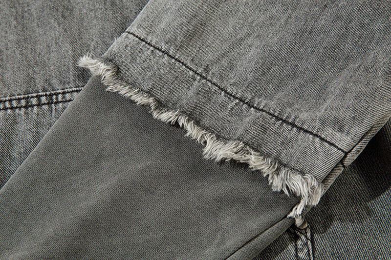 Sweat à capuche en denim délavé et déchiré – Broderie SMK, ourlet brut et détails usés