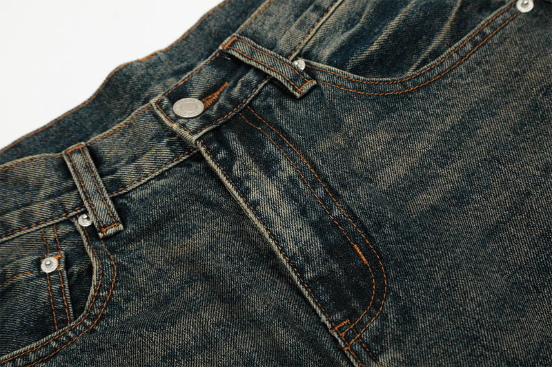 Distressed Straight-Leg-Jeans – Vintage-Washed-Ripped-Denim mit Dirty-Dye