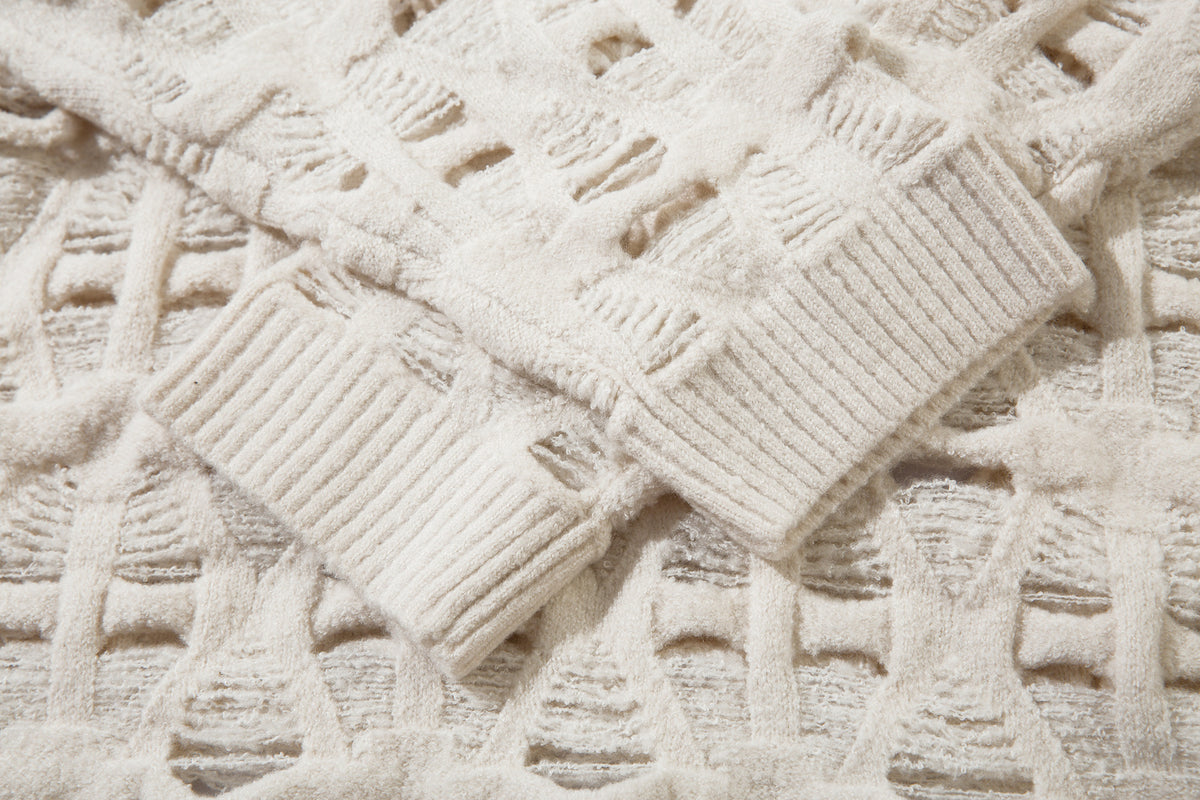 Distressed Open-Weave Crew Neck Knit Sweater – Oversized Ladder-Hole Design