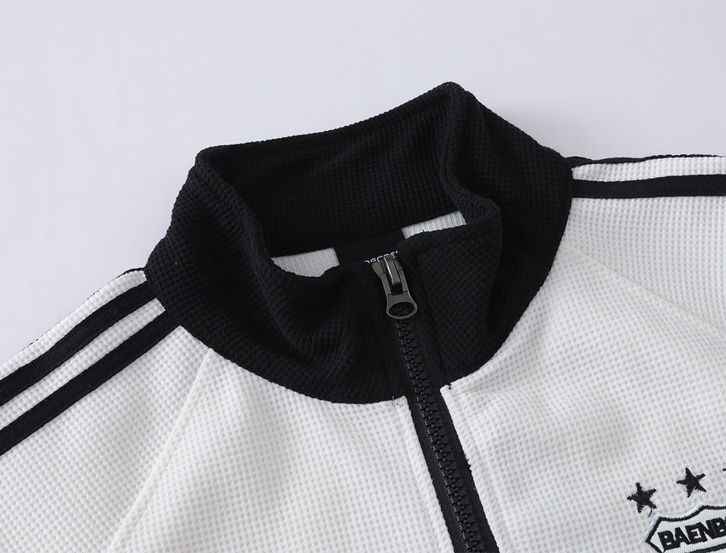 Retro-Soccer-Trainingsjacke & Wide-Leg-Trainingshose – Stickabzeichen, Streifen