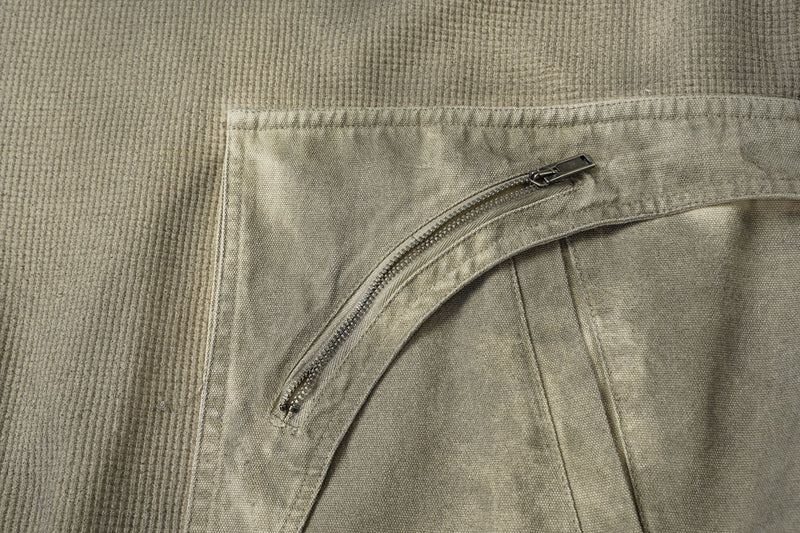 Oversized-Waffelstrick-Hoodie mit dekonstruierter Utility-Reißverschlusstaschen-Optik & Veloursleder