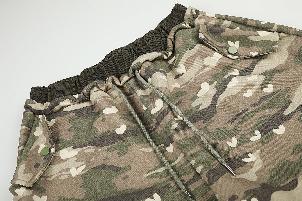 Camo-Wide-Leg-Cargojogginghose mit Herzprint – Relaxed Fit und doppeltem Bund