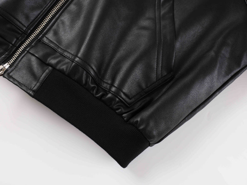 Chaqueta bomber de polipiel con capucha y forro de borreguito — Negra
