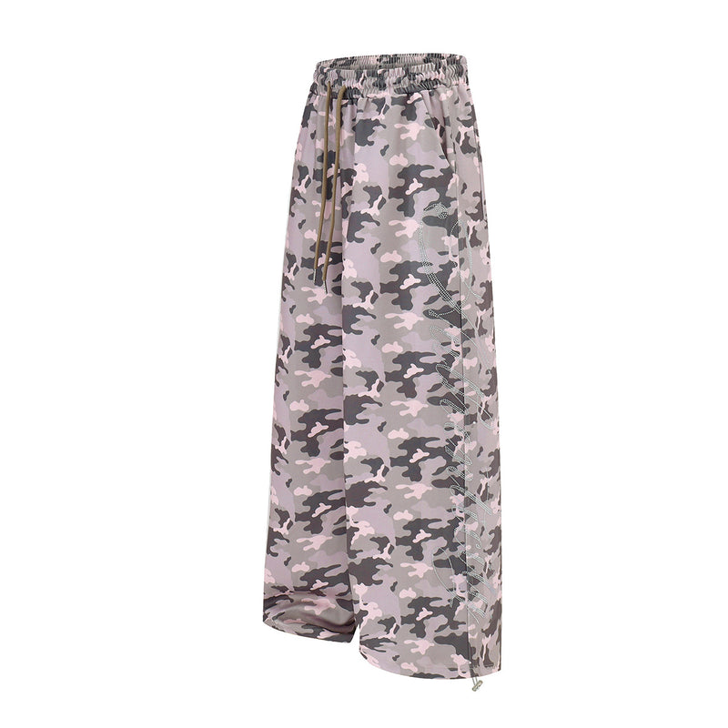 Camo-Jogginghose mit weitem Bein, Strassdetails & Kordelzug am Saum