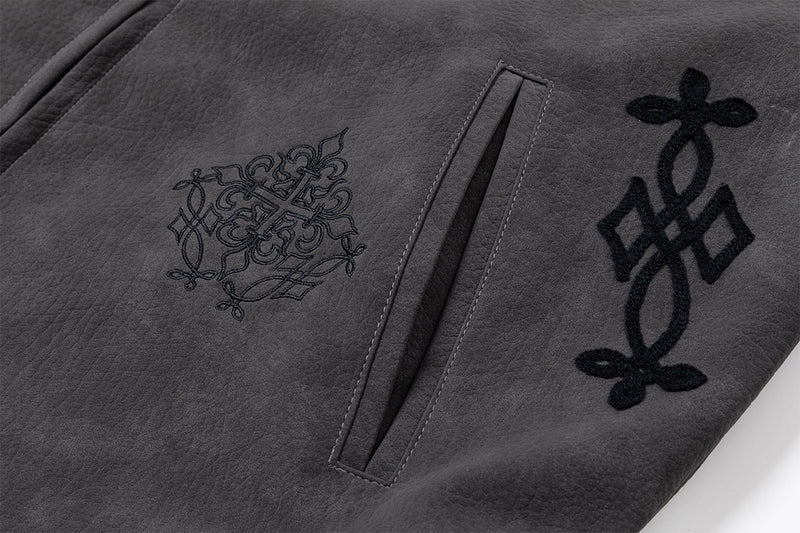 Veste en cuir oversize courte à broderies gothiques – Style moto américain rétro