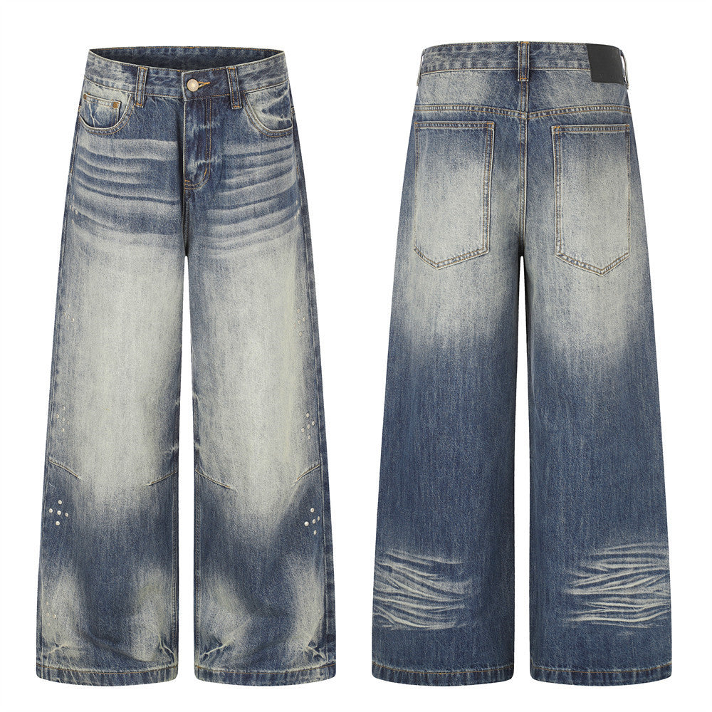 Baggy-Herrenjeans mit weitem Bein in Vintage-Blau mit Farbverlauf, Nieten-Details und ausgefranstem Saum, Vorder- und Rückansicht