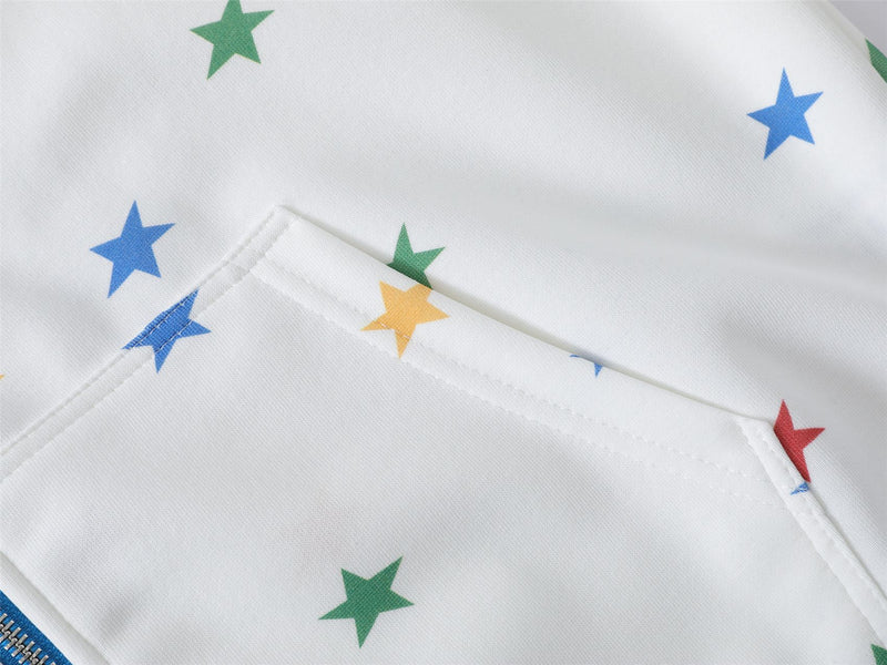 Hoodie mit Allover-Regenbogen-Sternenprint, Reißverschluss und kontrastierenden blauen Details