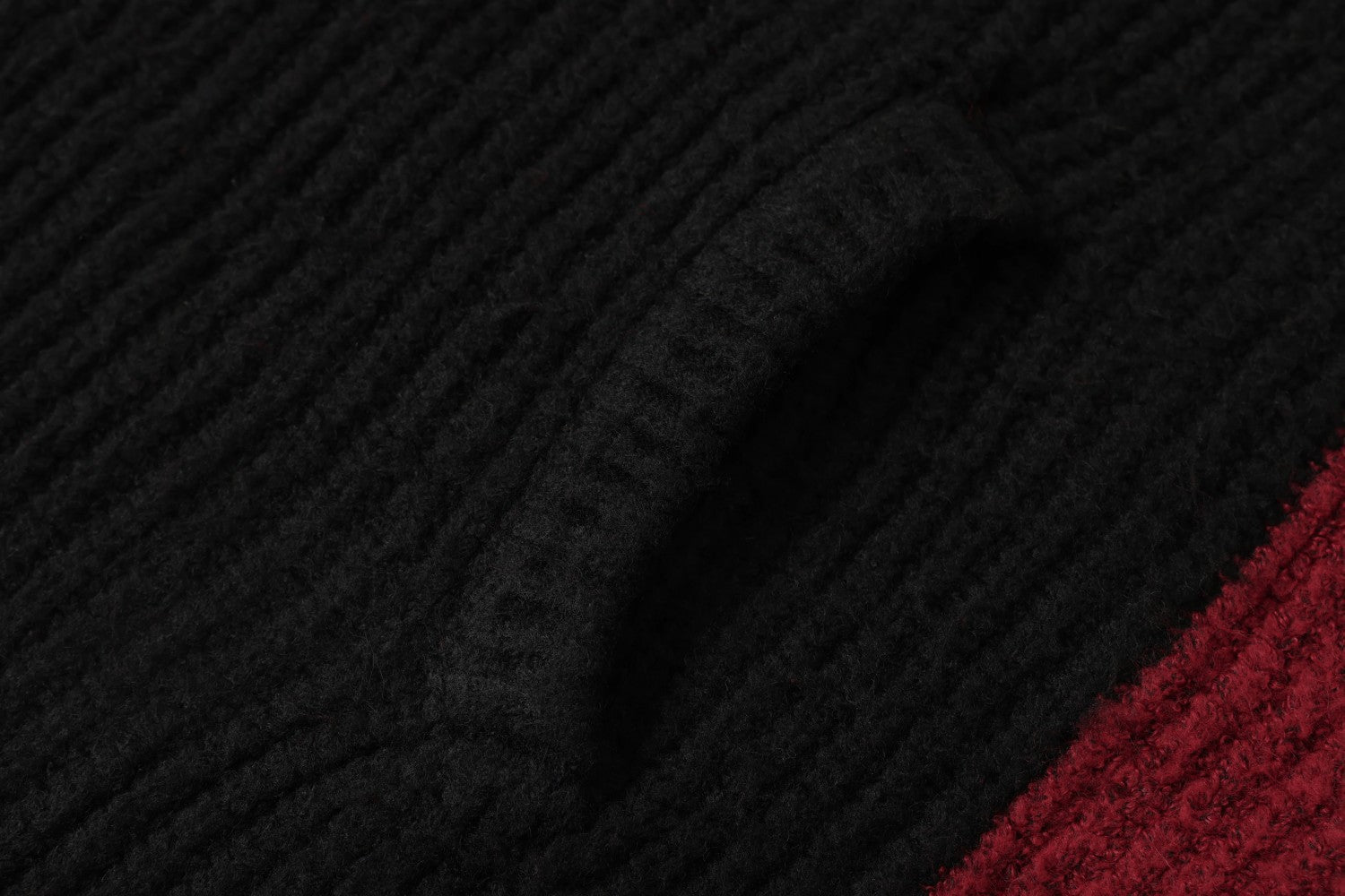 Strick-Cardigan mit Racing-Patches, Reißverschluss und Stehkragen