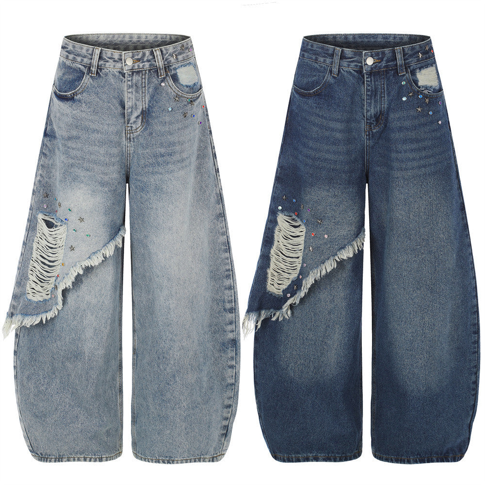 Jean large déchiré pour homme avec ornements en strass et étoiles