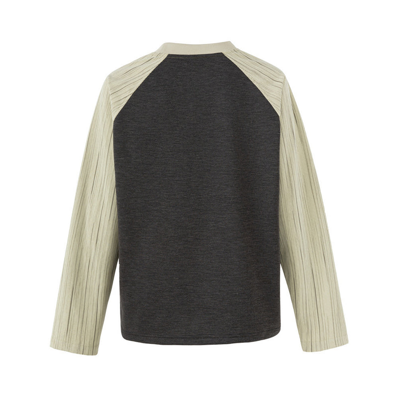 Long Sleeve Raglan T-Shirt with Gothic Castle Print – Contrast Sleeve Colorblock