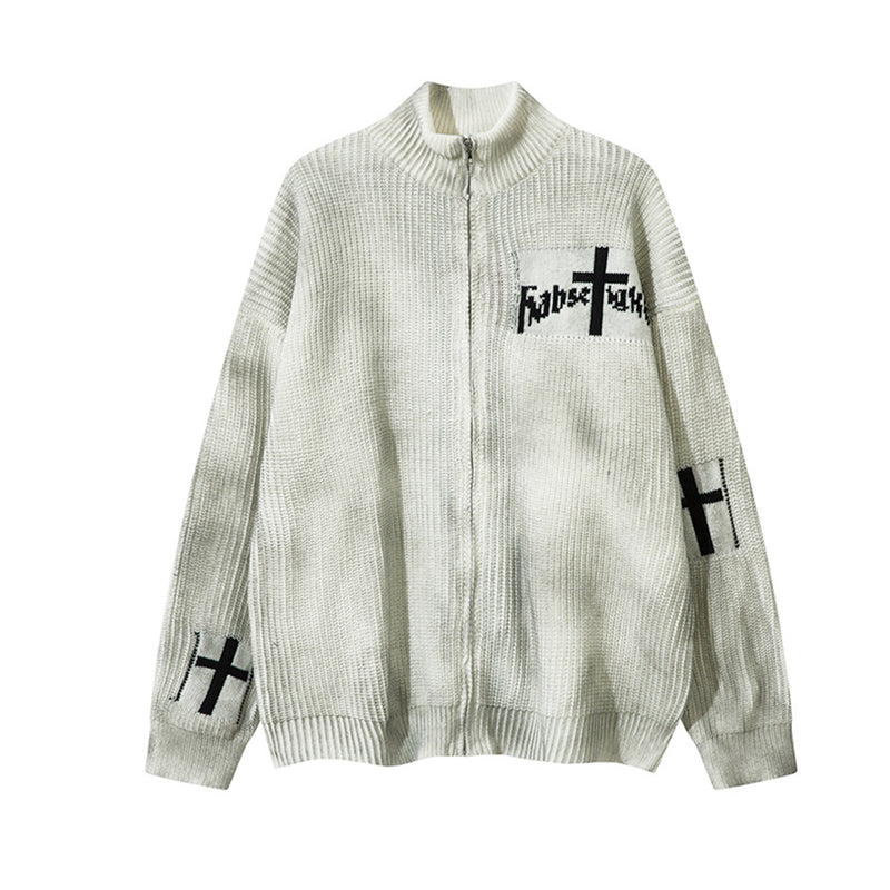 Veste-pull zippée en maille côtelée jacquard à croix gothique, délavage dirty-dye et panneau arrière à inscription gothique