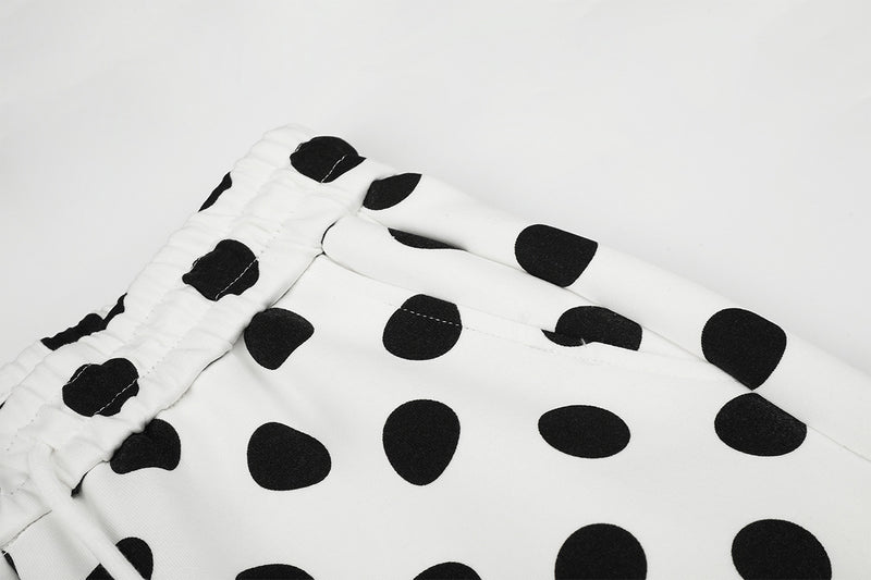 Wide-Leg-Jogginghose mit Polka-Dots – Weiß-Schwarzer Punktprint mit Kordelzugbund