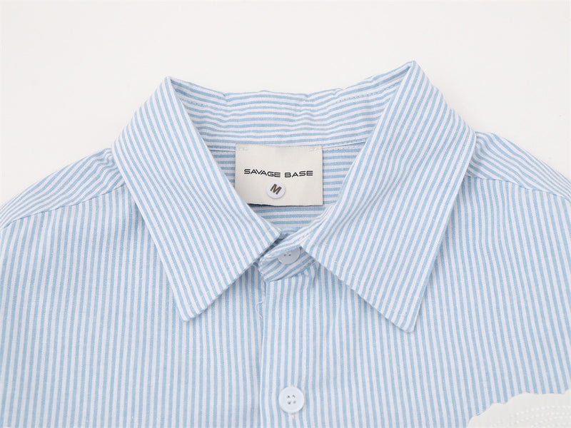Gestreiftes Langarmhemd mit Button-down-Kragen und übergroßer R.C.-Buchstabenapplikation