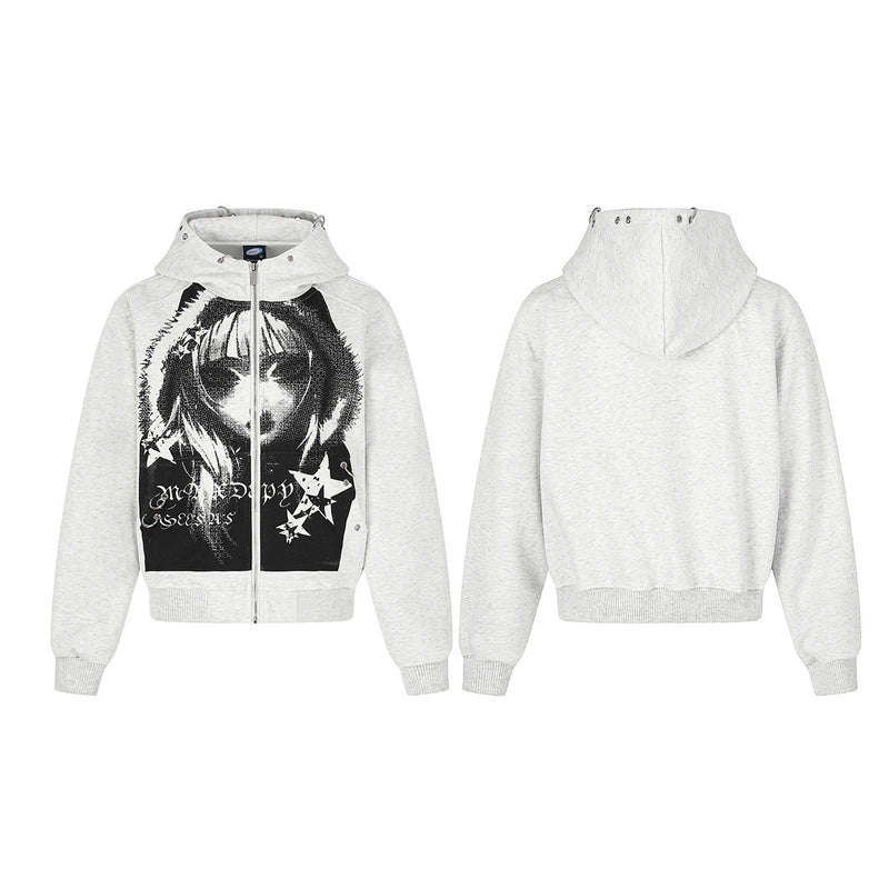 Sudadera gris corta con cremallera, gráfico anime y detalle de anillas metálicas
