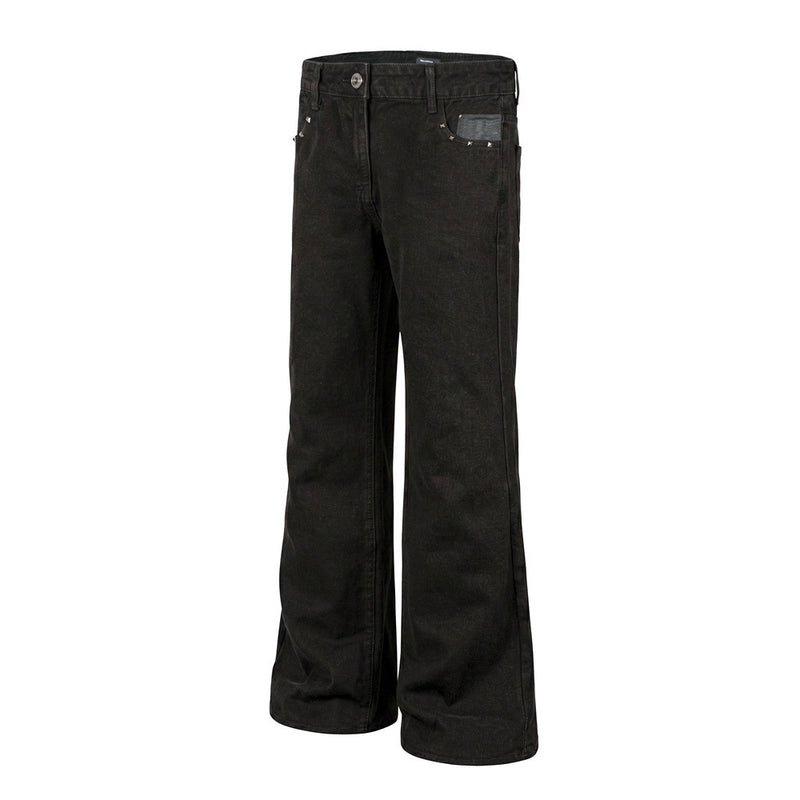 Jean flare noir homme avec détails cloutés et poches arrière en similicuir PU