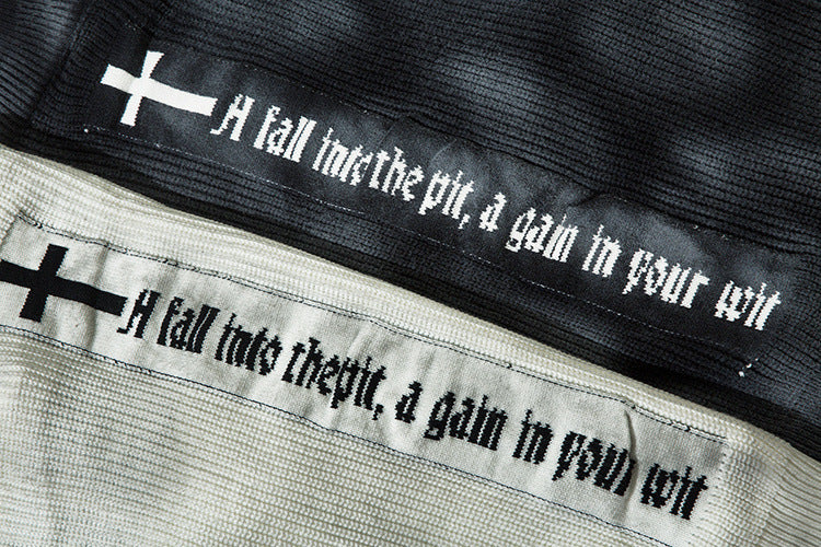 Veste-pull zippée en maille jacquard croix gothique – Col montant médiéval sombre