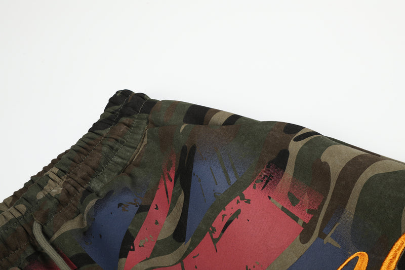 Camo-Wide-Leg-Jogginghose mit Union-Jack-Grafikprint