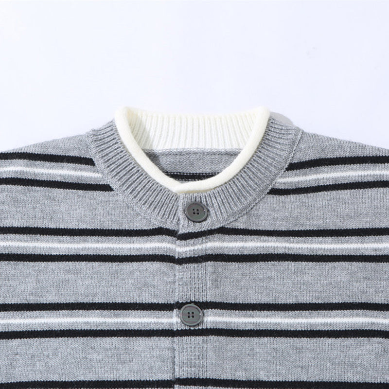 Herren-Strickcardigan mit Streifen und Knopfleiste