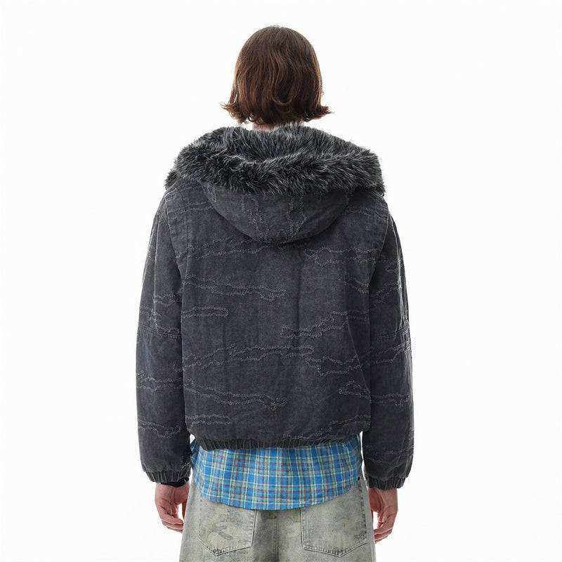 Gewaschene Denim-Pufferjacke mit Kapuze und Kunstfellbesatz – Used-Camo-Stitching