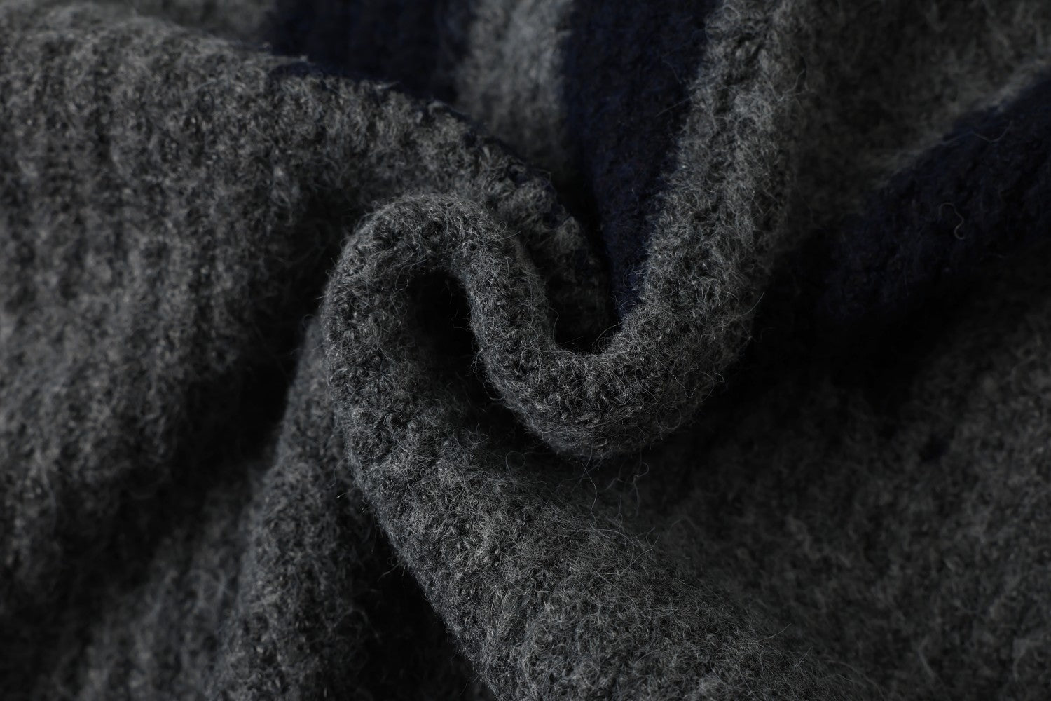 Strick-Cardigan mit Racing-Patches, Reißverschluss und Stehkragen