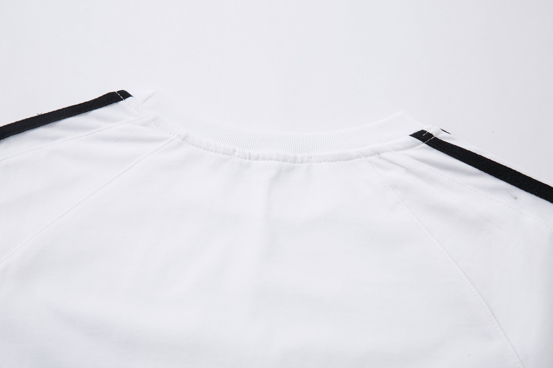 T-shirt à manches longues style football AWSPIKYHEAD – Col rond à rayures