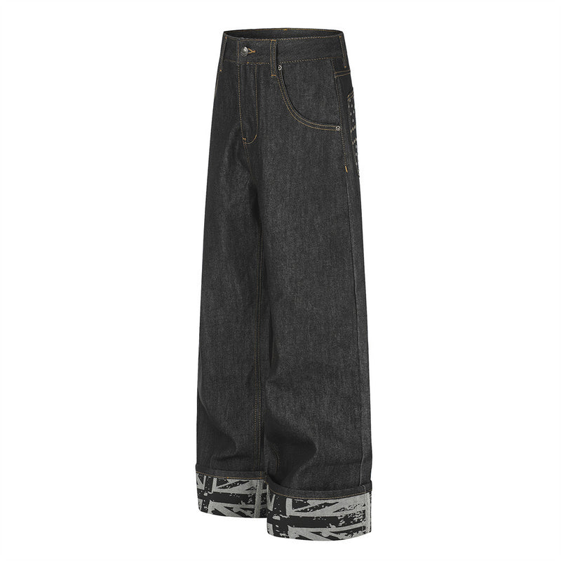Jean homme à jambes larges – Denim noir, poches arrière cloutées et revers Union Jack