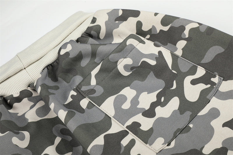 Men's Relaxed Fit Camo Wide-Leg Pants with Elastic Waistband & Ruched Hem