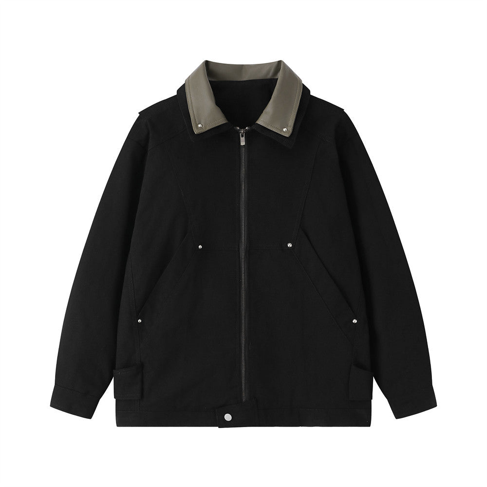 Oversize-Herrenjacke im dekonstruieren Workwear-Stil mit Reißverschluss, kontrastierendem PU-Lederkragen und silbernen Nietendetails in Schwarz
