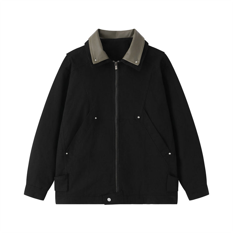 Oversize-Herrenjacke im dekonstruieren Workwear-Stil mit Reißverschluss, kontrastierendem PU-Lederkragen und silbernen Nietendetails in Schwarz