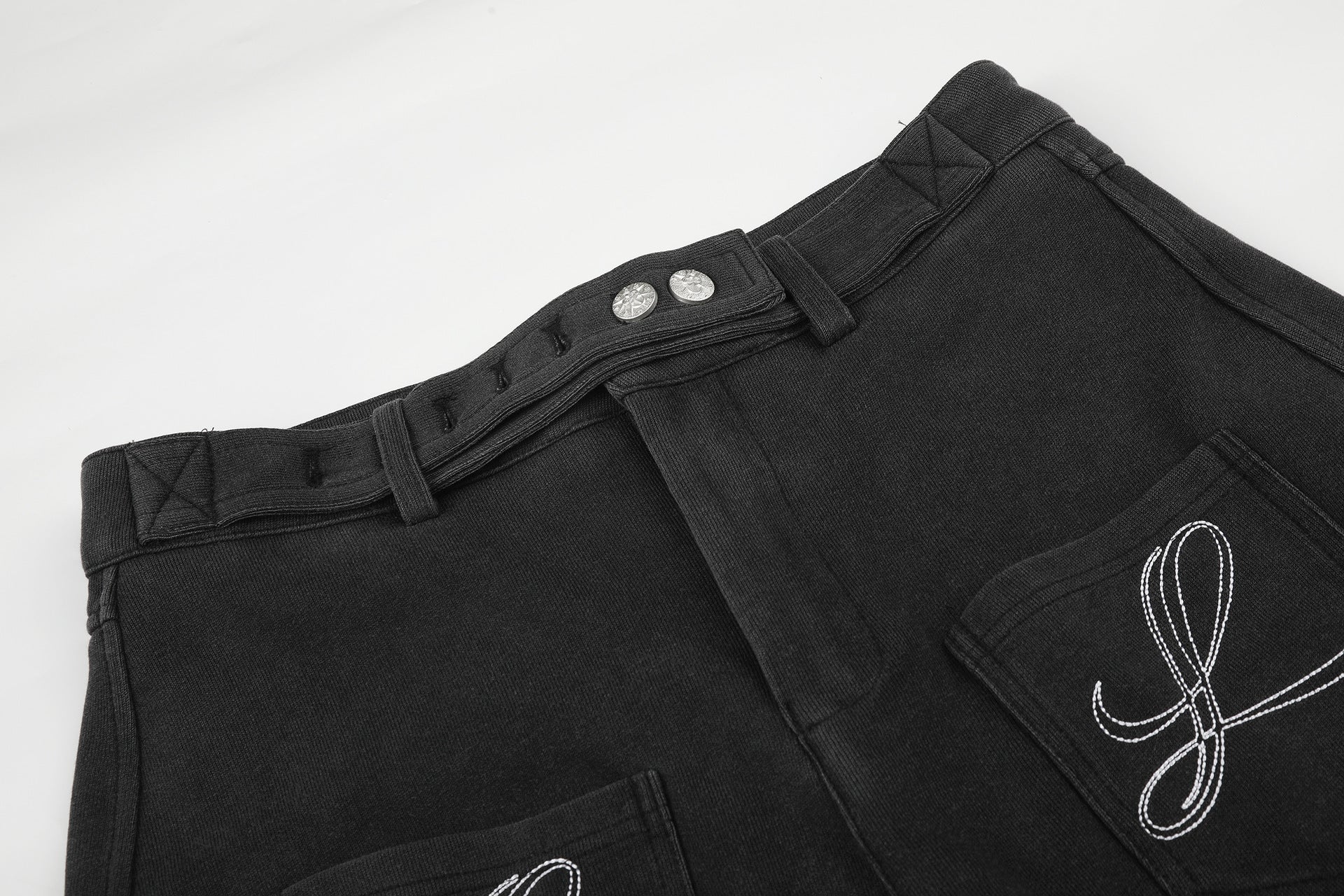 Pantalon habillé à jambes larges – Coupe baggy délavée avec poches brodées et ceinture croisée